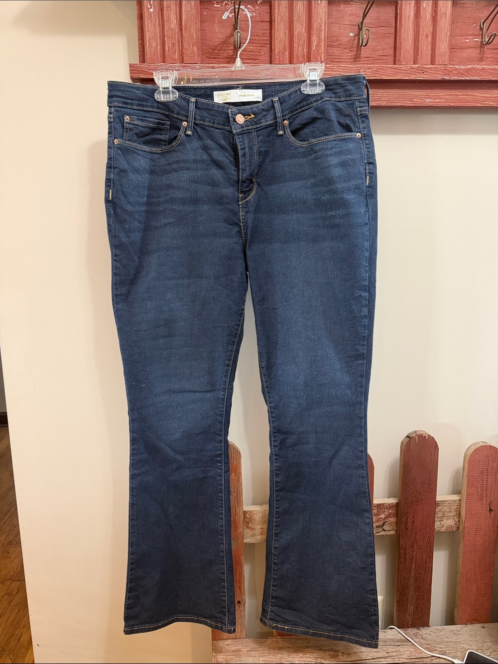 Women's Levi Dark Indigo Flare Jeans- Size 16